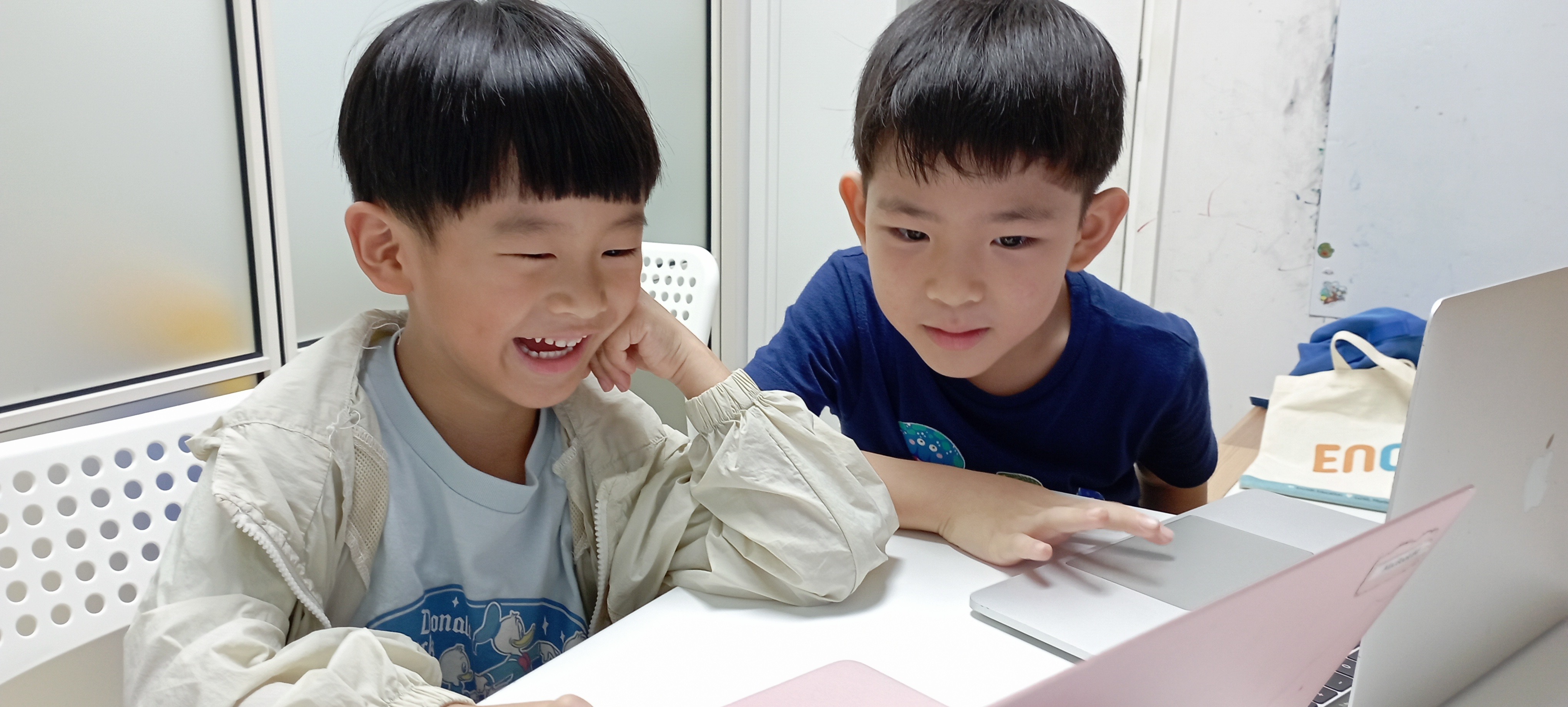 Kid's Coding on Computer